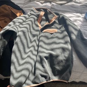 Patagonia pull over